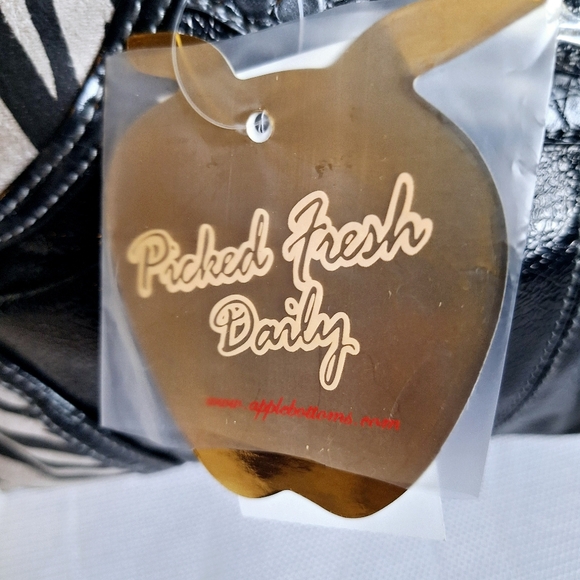 Y2K Apple Bottoms brand" Apples in Animal Print" The Doris Satchel Purse. - Picture 4 of 12